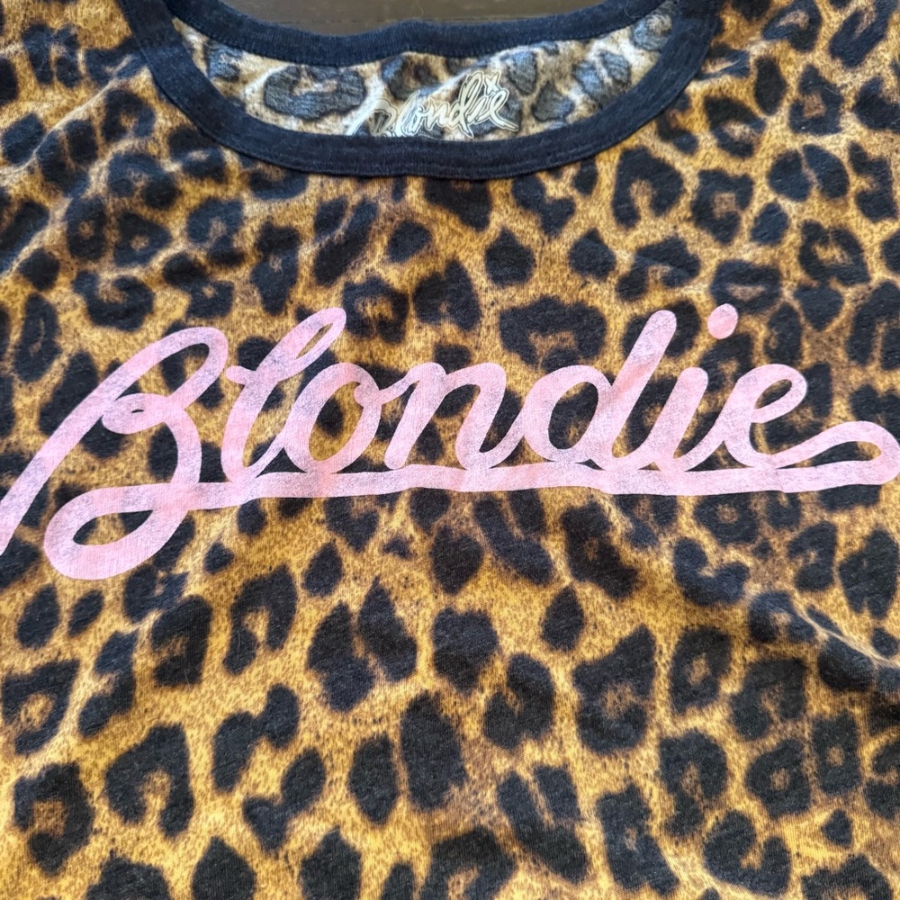 Torrid Blondie Tshirt Leopard Cheetah Print size 3 - Picture 2 of 4